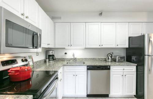 Rush and Division Apartamento | River N 2BR w Gym WD nr Magnificent Mile CHI-164