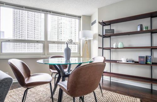 Rush and Division Apartamento | River N 2BR w Gym WD nr Magnificent Mile CHI-160