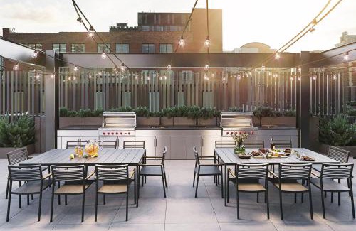 Killgubbin Apartamento | River North 1br nr Riverwalk w yoga studio CHI-1040