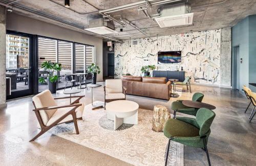 Killgubbin Apartamento | River North 1br nr Riverwalk w yoga studio CHI-1040