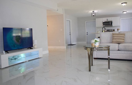 River Park Casa | River Park Marine-House Vacation, 3B, 2B.
