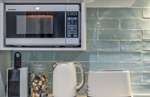 Noosaville Casa | River Rest on Munna - Pet friendly, walking distance to river