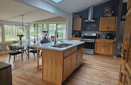 Mequon Casa | River Retreat and Executive Rental - 5BR