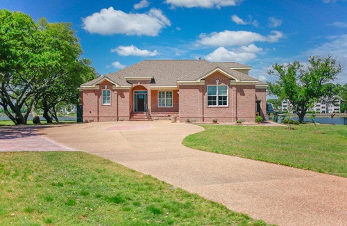 Hampton Casa | River Retreat at Stonehurst