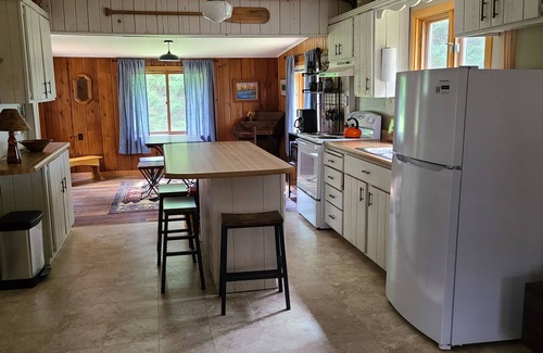 Hayward Cabina | River Retreat-Cozy Cabin on 3 Acres in Hayward