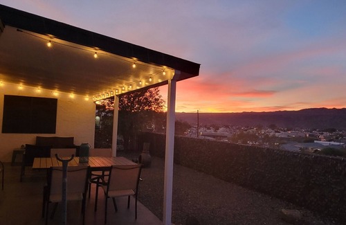 Bullhead City Casa | >1 mile to Colorado River-Updated Family Home for 8, Pet Friendly, Boat Parking