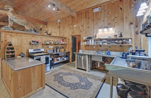 Bowman Cabina | River Retreat for the entire family and more