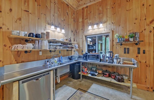 Bowman Cabina | River Retreat for the entire family and more