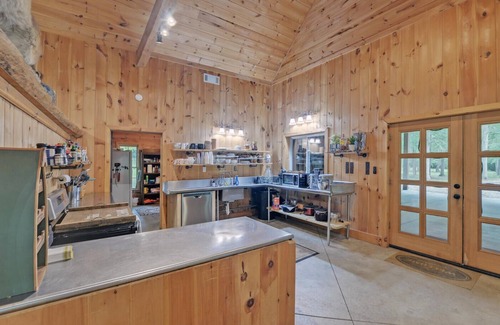 Bowman Cabina | River Retreat for the entire family and more