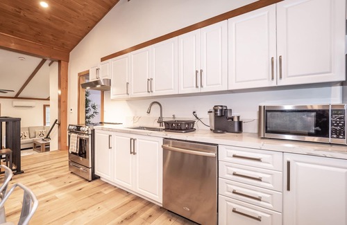 Huntsville Cabaña | River Retreat*Water Access*Fire Pit*Forest