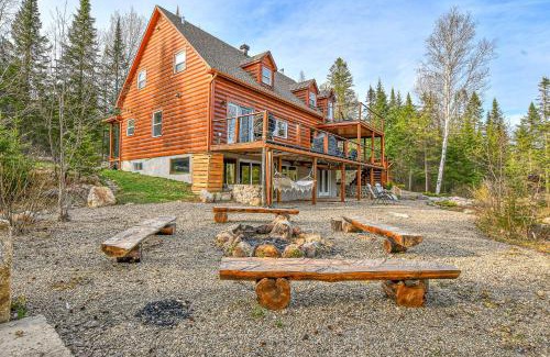Notre-Dame-de-la-Merci Casa | River Rock Retreat
