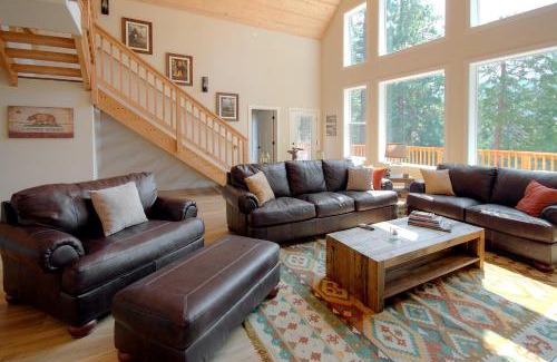 Yosemite West Casa | River Rock Retreat