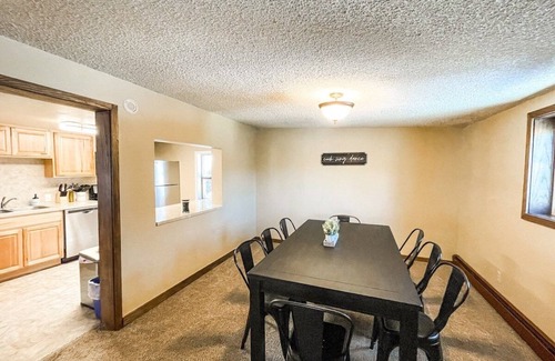 Cascade-Chipita Park Casa | River Rocks Retreat | Hot Tub | Fire Pit | Views!