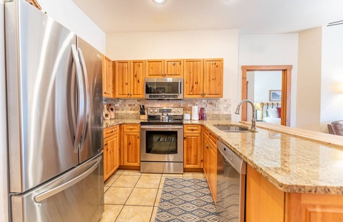 River Run Condominio | River Run Condo, King Bed, cocina actualizada, vistas a la montaña, WIFI gratuito