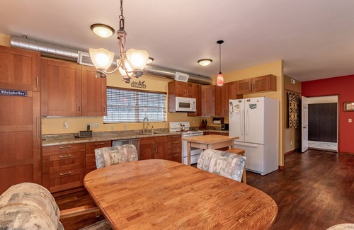 Leavenworth Cabaña | River Run Cottage - Enjoy The Sights And Sounds Of The Wenatchee River!