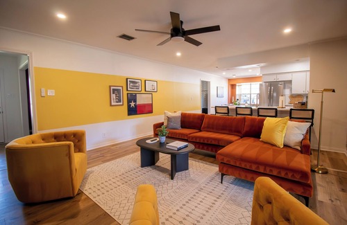 San Marcos Casa | River Run Retreat - Cowboy Pool, Fire Pit & Pool Table! Close to Campus & River