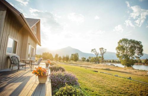 Livingston Casa | River Run