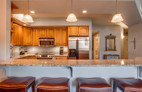 Leavenworth Condominio | River's Echo Downtown Leavenworth Condo Vacation Rental, Vista a la montaña para 6