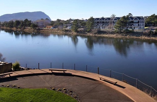 Seaside Condominio | River's Edge at Bridgeport
