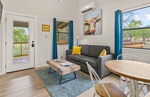 Fredericksburg Cabaña | River's Edge Cottage with river views & access - near wineries & town