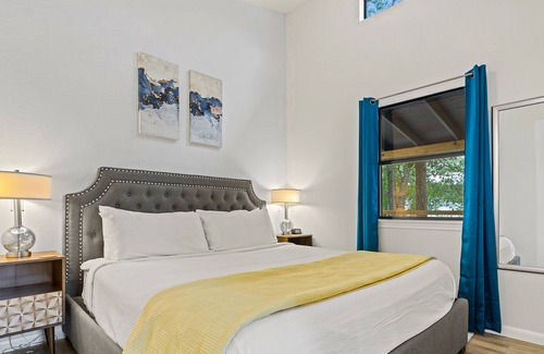 Fredericksburg Cabaña | River's Edge Cottage with river views & access - near wineries & town
