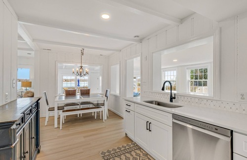 Selby-on-the-Bay Casa | River's Edge - Newly renovated 3BR Waterfront Retreat with Pool