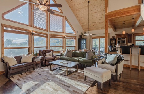 Pagosa Springs Casa | River's Edge Retreat in Pagosa Springs