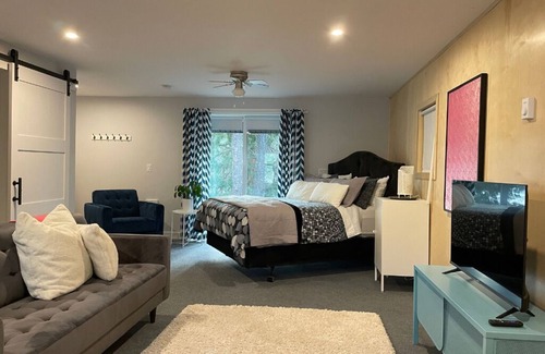 Clearwater Apartamento | River's Edge Retreat Gabbro Suite for 2 on the Clearwater River
