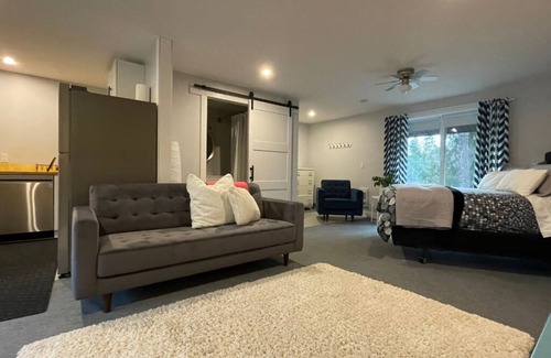 Clearwater Apartamento | River's Edge Retreat Gabbro Suite for 2 on the Clearwater River