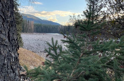 Clearwater Casa | River's Edge Retreat | RV Site 1- Full Service