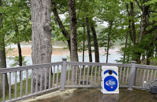 Van Buren Casa | “ RIVER SIDE “ cabin with Private dock