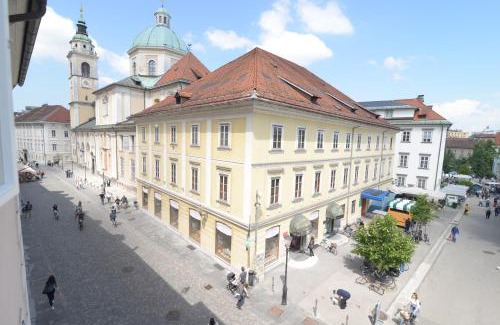 Ljubljana Old Town Apartamento | RIVER SIDE CENTRAL MARKET - Eclipse superior apartment
