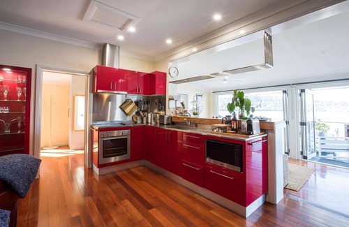Bar Point Casa | spring specials .DYARUBBIN. fireside living HAWKESBURY RIVER spectacular views