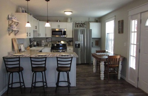 Van Buren Casa | River Time Cottage Get Away! 1/2 Mile from Current River!