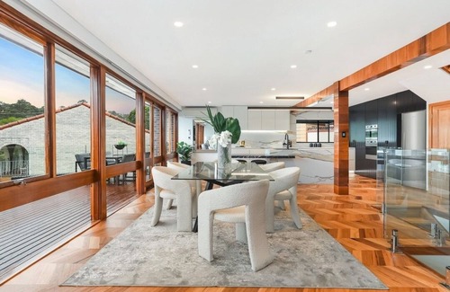 Bonnet Bay Casa | River Valley House - Family and Pet Friendly Designer Stay