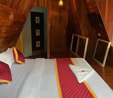 Panamaram Complejo | River Valley Huts, Wayanad