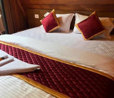 Panamaram Complejo | River Valley Huts, Wayanad