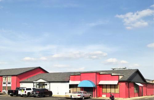 Fort Smith Hotel | River Valley Inn and Suites By Belvilla