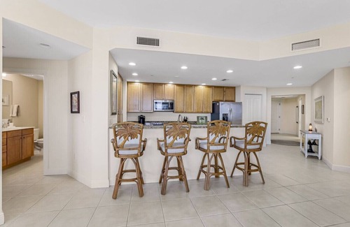 Cape Harbour Condominio | River View Retreat | Panoramic Gulf View 3/2 Condo