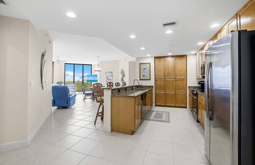 Cape Harbour Condominio | River View Retreat | Panoramic Gulf View 3/2 Condo