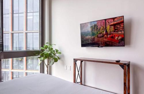 District Wharf Apartamento | River View Suite - The Wharf DC by Monthier