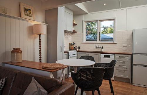 Nelson Casa | River Walk Cottage