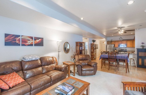 Ouray Condominio | River Walk Haven- Easy Walk to Downtown- Bright & Airy Rooms-Great Reviews!