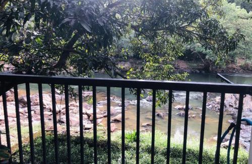 Kandy Apartamento | River Wave
