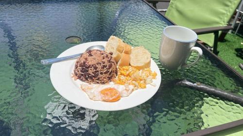 Alajuela Apartamento | Rivera Family Airport Apartments