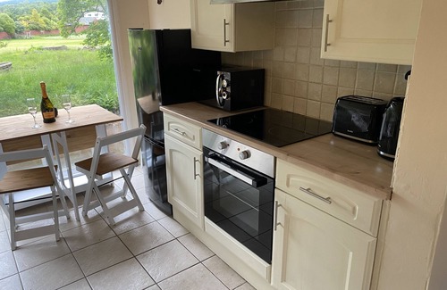Egremont Cabaña | Riverbank Cottage Lake District, Double Balcony