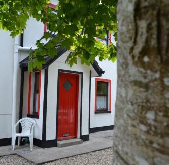 Scarriff Casa | Riverbank Cottages