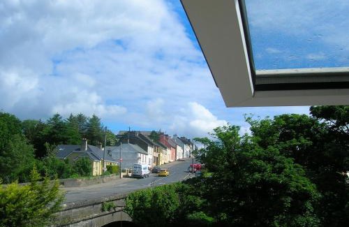Scarriff Casa | Riverbank Cottages