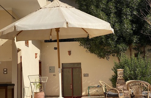 Luxor Villa | OFERTA ESPECIAL Villa de 5 dormitorios 5 baños con servicio de propiedad del Reino Unido para 10 con piscina de 12 m