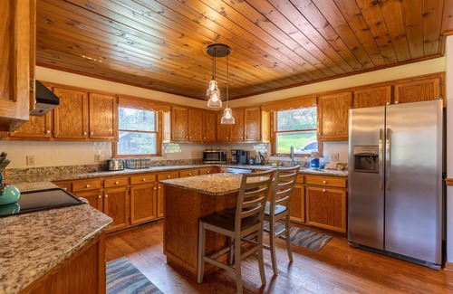 Jefferson Casa | Riverbank Retreat - Hot Tub, Game Room, & Fantastic River Access